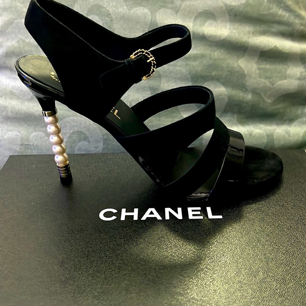 Chanel black with pearl heels straps sandals